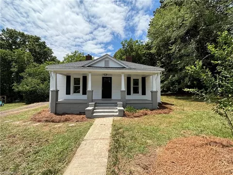 719 Westwood Dr, Eden, NC 27288