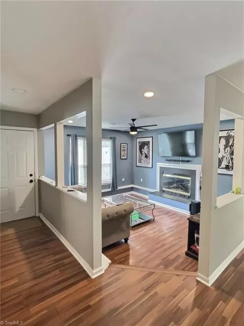 Entry Way - 3211 Pipers Way, High Point, NC 27265 photo 3 of 4