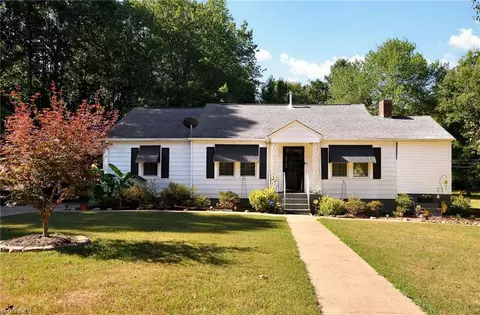 308 8th St E, Lexington, NC 27295