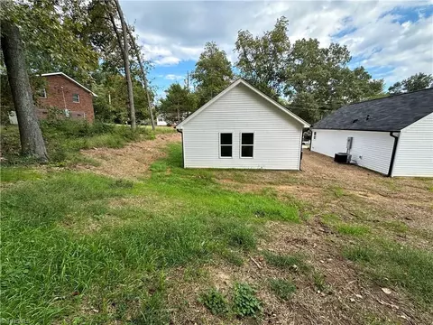 Exterior - 806 Pinecroft St, High Point, NC 27260 photo 7 of 7