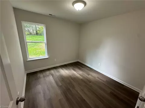 Bedroom - 806 Pinecroft St, High Point, NC 27260 photo 3 of 6