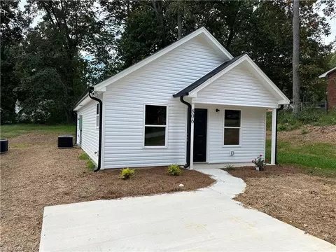 Exterior - 806 Pinecroft St, High Point, NC 27260 photo 3 of 7