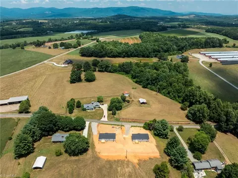 3880 Greenhorn Rd, Roaring River, NC 28669 photo 4