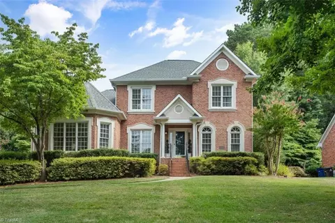 1048 Cross Gate Rd, Winston Salem, NC 27106