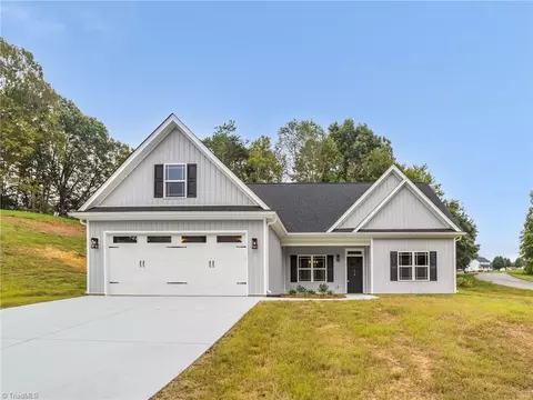 116 Crossfield Ct, Lexington, NC 27295
