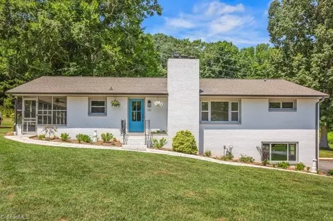 140 Queensbury Rd, Winston Salem, NC 27104