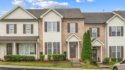 8 Spirea Pl, Greensboro, NC 27455