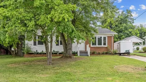 1502 Kingston Rd, Greensboro, NC 27405