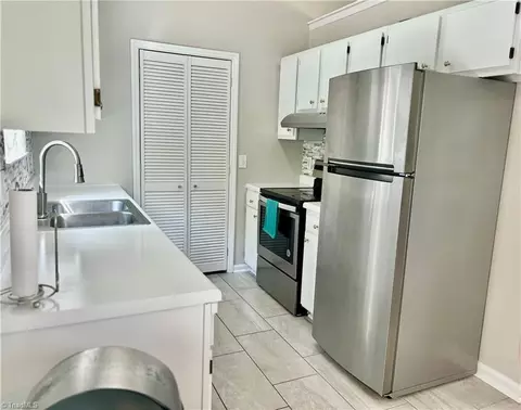 2711 Westgate Dr, High Point, NC 27265 photo 7