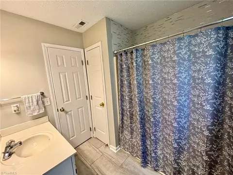 2711 Westgate Dr, High Point, NC 27265 photo 13