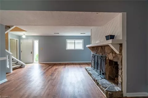 Living - 232 C Northpoint Ave, High Point, NC 27262 photo 4 of 6