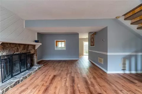 Living - 232 C Northpoint Ave, High Point, NC 27262 photo 2 of 6