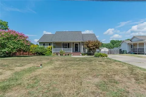 229 Albertson Rd, Thomasville, NC 27360