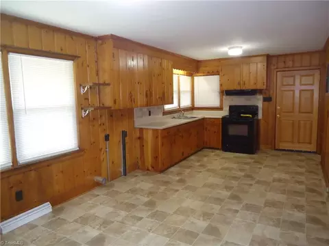 490 Main St S, Denton, NC 27239 photo 4