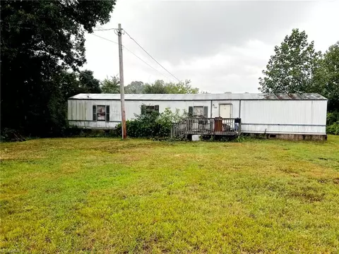 253 Hoover Hill Rd, Asheboro, NC 27205