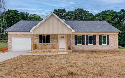 4600 Haven Crest Rd, Winston Salem, NC 27106