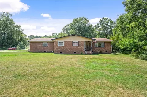 2101 Allenwood Rd, Mcleansville, NC 27301