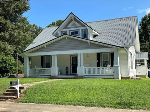 119 Cedarbrook Rd, Jonesville, NC 28642