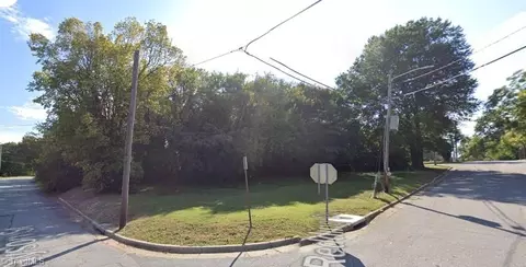 601 Redding Dr, High Point, NC 27260