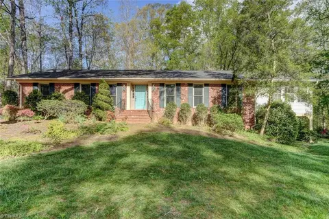2112 Meadowbrook Ter, Reidsville, NC 27320