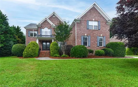 1 Chatterson Ct, Greensboro, NC 27410