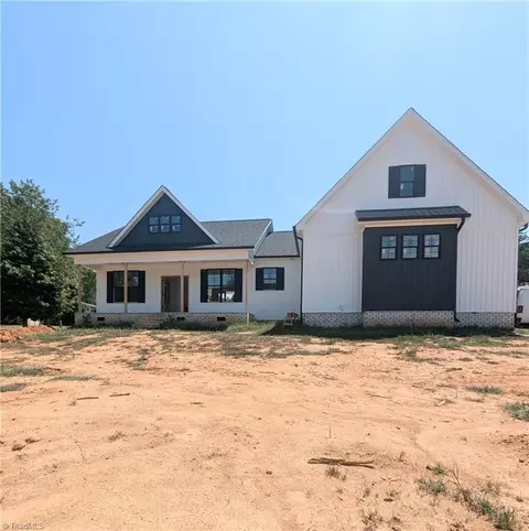 117 Fox Haven Ln, Stokesdale, NC 27357