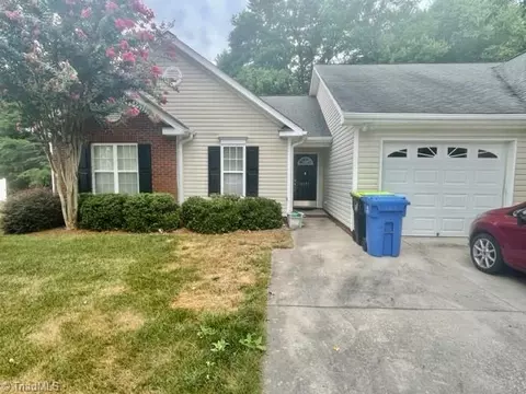 5173 Mount Hope Dr, Winston Salem, NC 27107