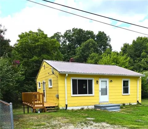 20 Goforth Dr, Thomasville, NC 27360