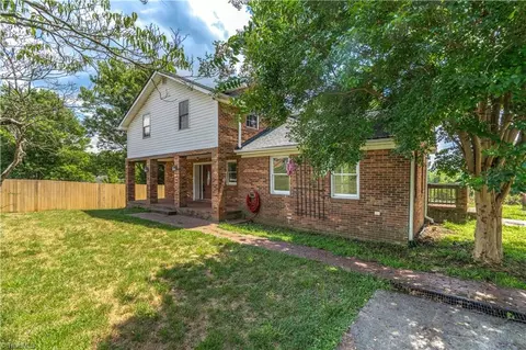 5083 Baux Mountain Rd, Winston Salem, NC 27105