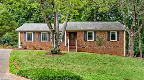 6 Wild Lark Ct, Greensboro, NC 27455