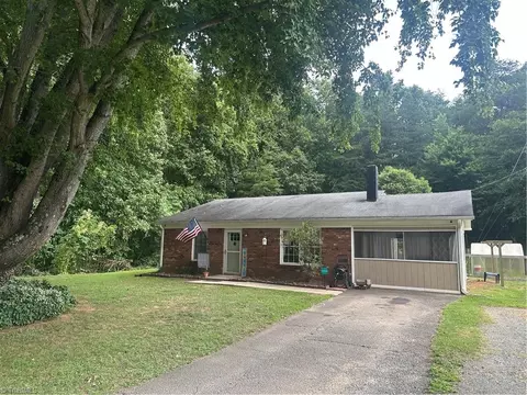 514 Weatherford Dr, King, NC 27021