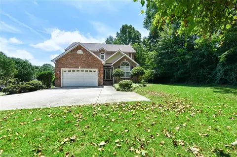 Exterior - 2504 Burch Pt, High Point, NC 27265 photo 4 of 8