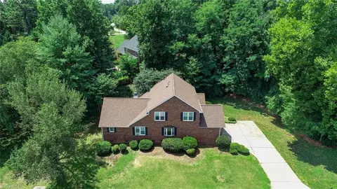 View/Area - 2504 Burch Pt, High Point, NC 27265 photo 4 of 4