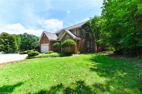 Exterior - 2504 Burch Pt, High Point, NC 27265 photo 5 of 8