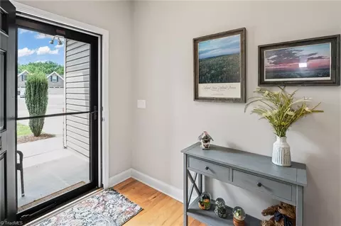 Entry Way - 6284 Queens Gate Ct, Clemmons, NC 27012 photo 2 of 5