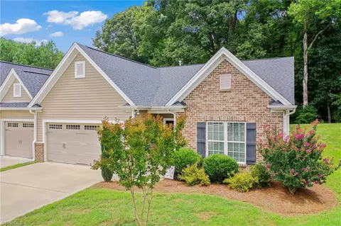 Exterior - 6284 Queens Gate Ct, Clemmons, NC 27012 photo 2 of 5