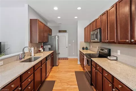 Kitchen - 6284 Queens Gate Ct, Clemmons, NC 27012 photo 1 of 4