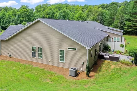 Exterior - 6284 Queens Gate Ct, Clemmons, NC 27012 photo 4 of 5