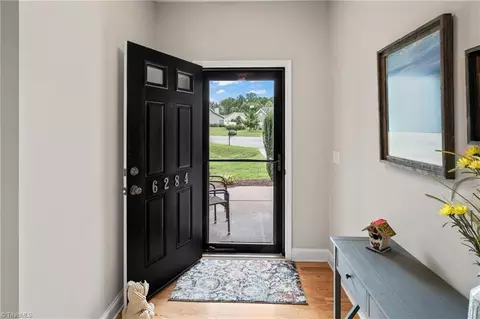 Entry Way - 6284 Queens Gate Ct, Clemmons, NC 27012 photo 3 of 5