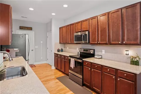 Entry Way - 6284 Queens Gate Ct, Clemmons, NC 27012 photo 4 of 5