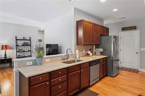 Kitchen - 6284 Queens Gate Ct, Clemmons, NC 27012 photo 4 of 4