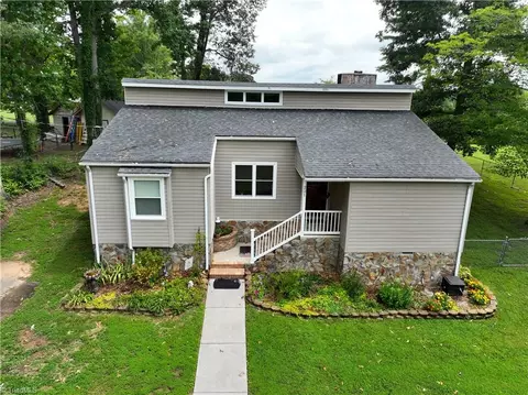 221 Noonkester Dr, Mount Airy, NC 27030