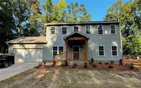 1545 Longview Dr, Winston Salem, NC 27107