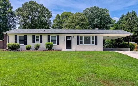 6900 Blenheim Ct, Rural Hall, NC 27045
