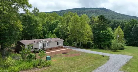 1025 Mabel Ln, Pinnacle, NC 27043 photo 3
