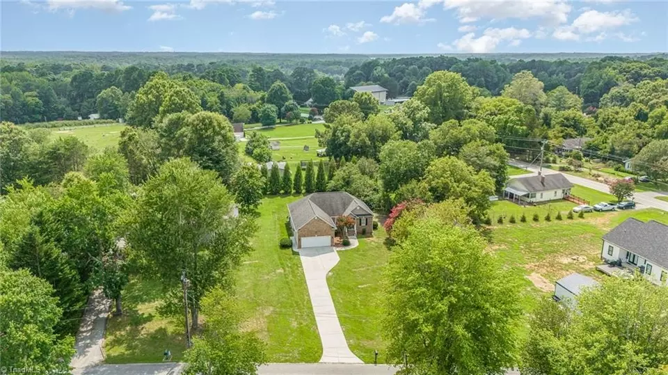 View/Area - 7403 Greenlawn Dr, Summerfield, NC 27358 photo 4 of 4