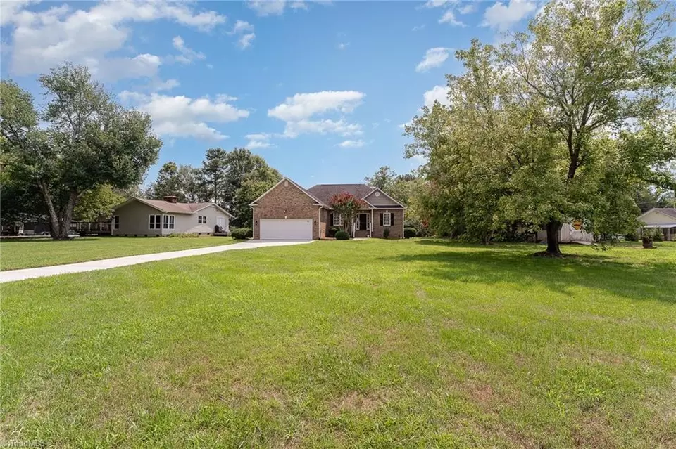 Exterior - 7403 Greenlawn Dr, Summerfield, NC 27358 photo 8 of 8