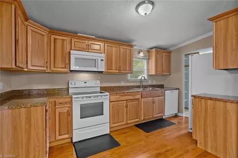 109 Pishner Dr, Harmony, NC 28634 photo 15