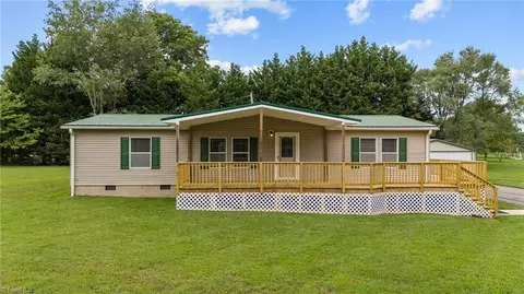 109 Pishner Dr, Harmony, NC 28634 photo 2