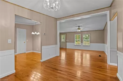 109 Pishner Dr, Harmony, NC 28634 photo 11
